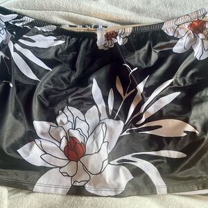 Cacique Floral Black and White Swim Skirt with Brief Never worn size 26